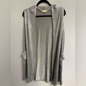 Emi & Joe Women's Silver Shiney Lightweight Polyester Blend Cardigan Size Medium